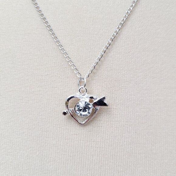 2/$20 Brand New Silver Heart Rhinestone Necklace - Picture 1 of 9